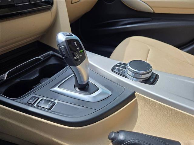 Used 2018 BMW 320i Sedan RWD image 15