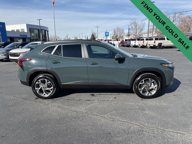 Used 2025 Chevrolet Trax LT image 8