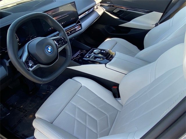 Certified 2024 BMW i5 eDrive40i w/ M Sport Package image 20