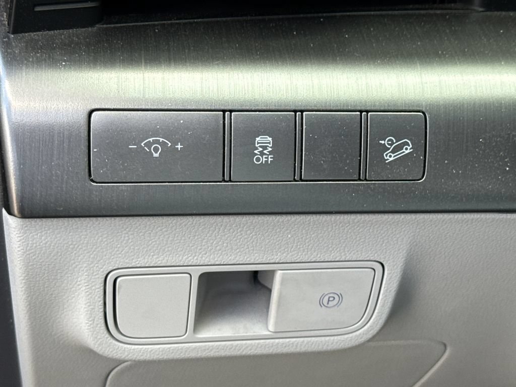 Used 2025 Hyundai Kona SEL FWD image 19