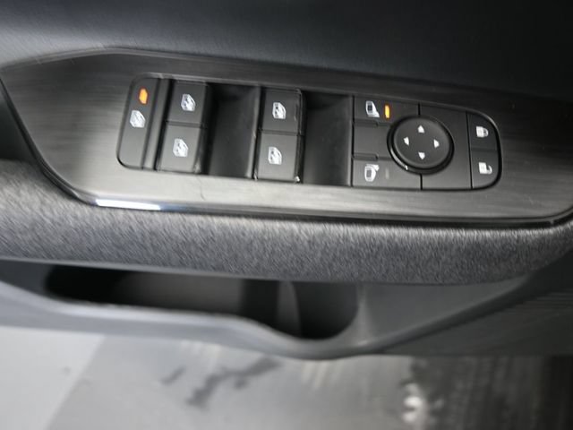 Used 2025 Nissan Kicks SV w/ SV Premium Package AWD/4WD image 19