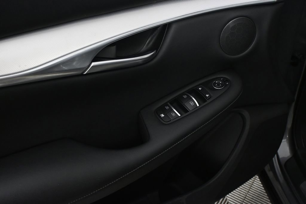 Used 2021 INFINITI QX50 Luxe w/ Appearance Package FWD image 8