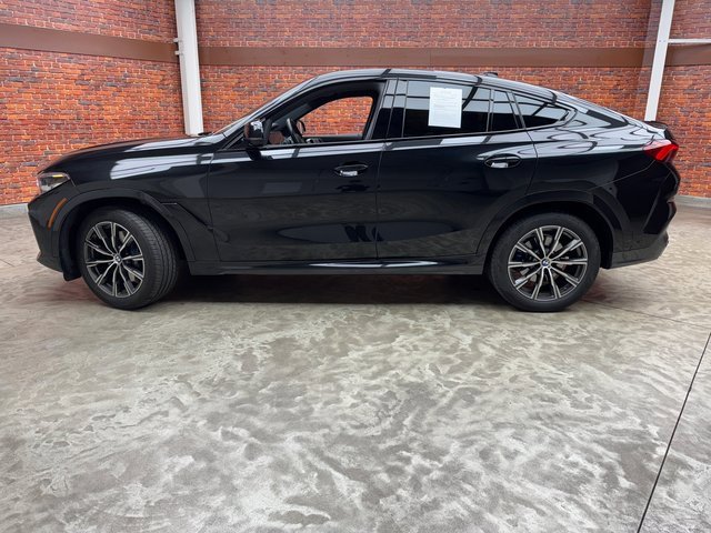 Used 2022 BMW X6 xDrive40i w/ M Sport Package image 2