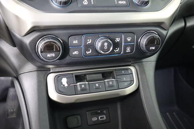 Used 2020 GMC Acadia Denali w/ GMC Pro Grade Package AWD/4WD image 47