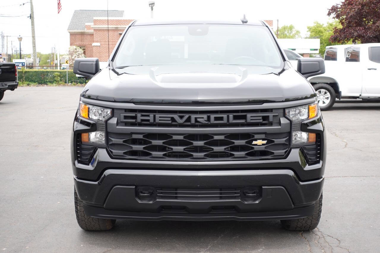 Used 2024 Chevrolet Silverado 1500 Custom AWD/4WD image 6