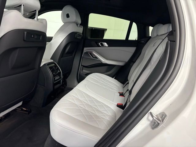 Used 2023 BMW X6 xDrive40i w/ Premium Package image 19