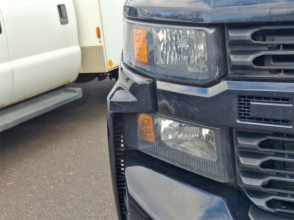 Used 2020 Chevrolet Silverado 1500 Custom w/ Custom Value Package image 9