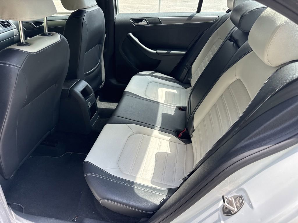 Used 2017 Volkswagen Jetta Sport FWD image 8