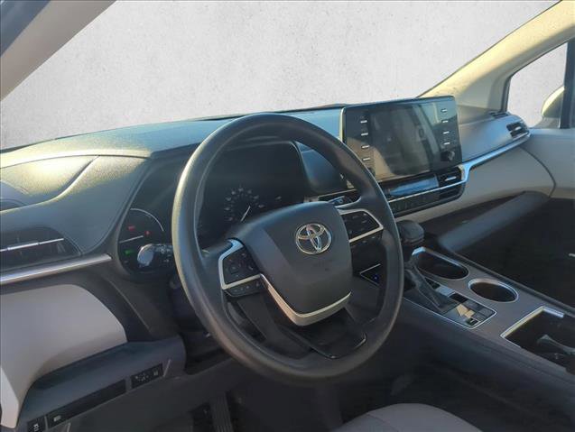 Certified 2021 Toyota Sienna LE image 11