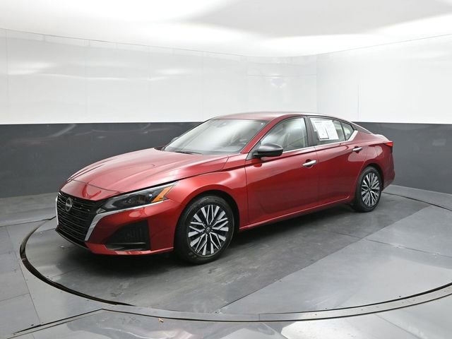 Used 2025 Nissan Altima 2.5 SV image 30