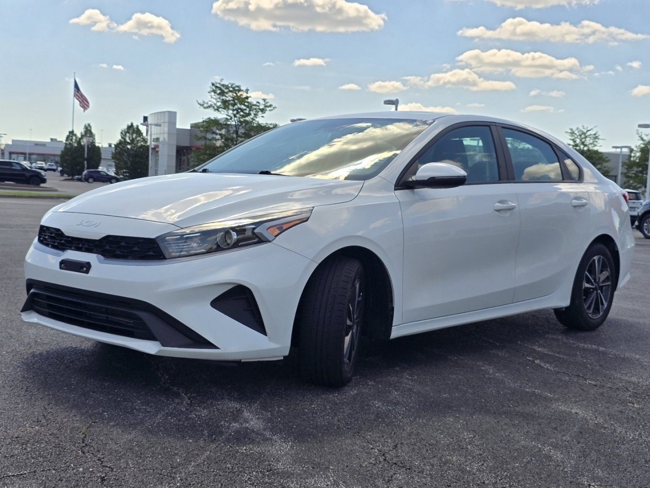 Used 2023 Kia Forte LXS w/ LXS Technology Package FWD image 9