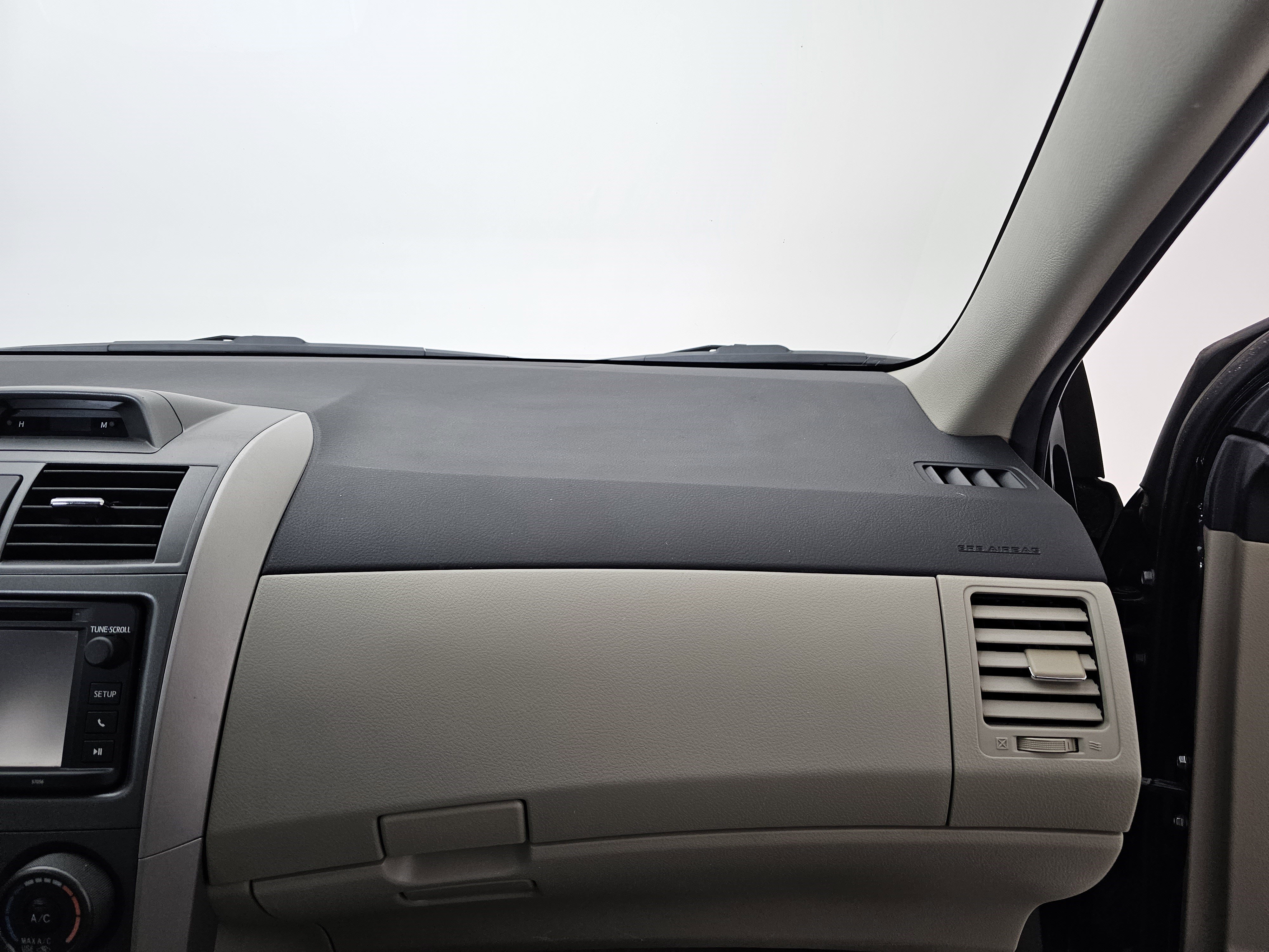 Used 2013 Toyota Corolla LE image 16