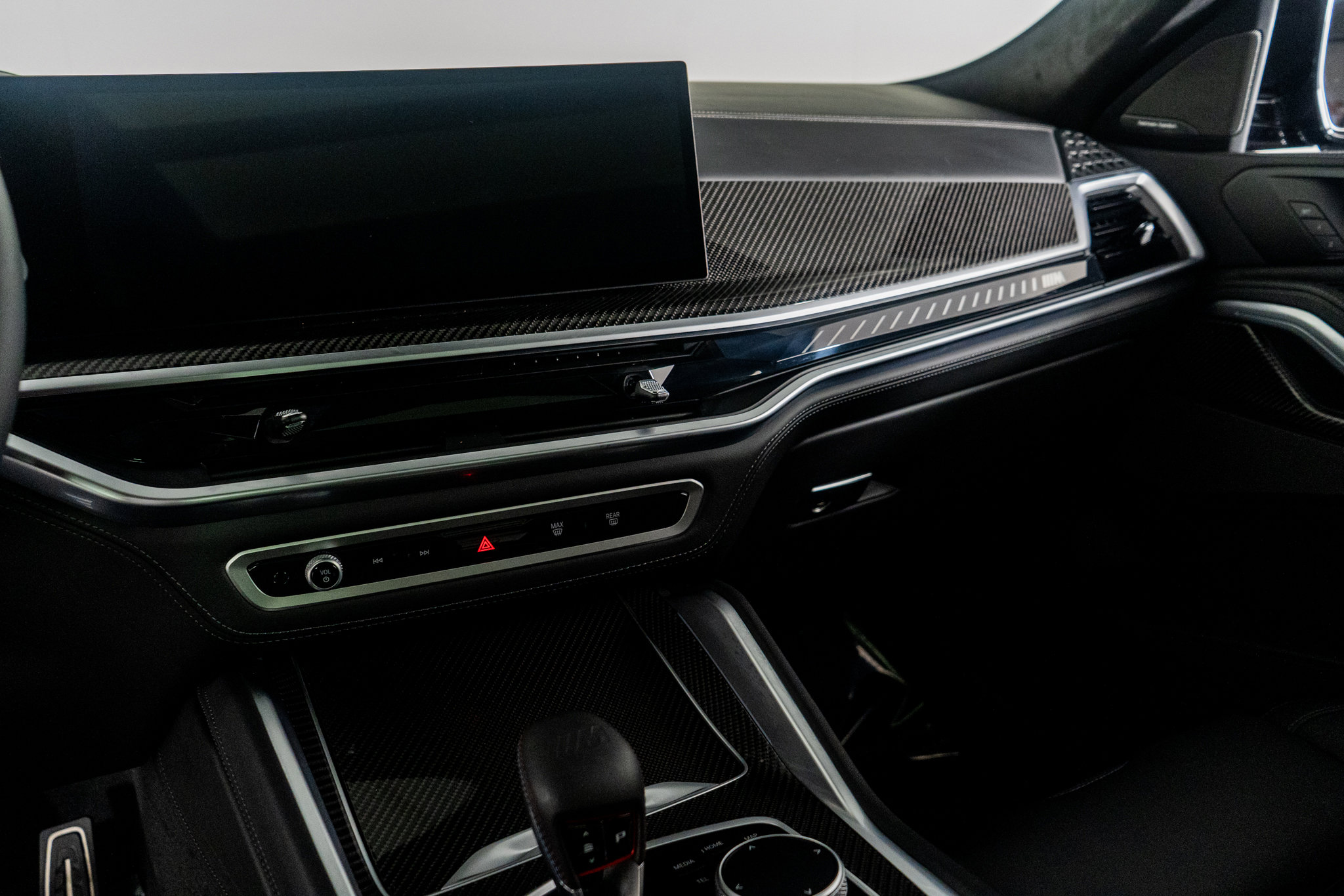 Used 2025 BMW X6 M Competition image 36