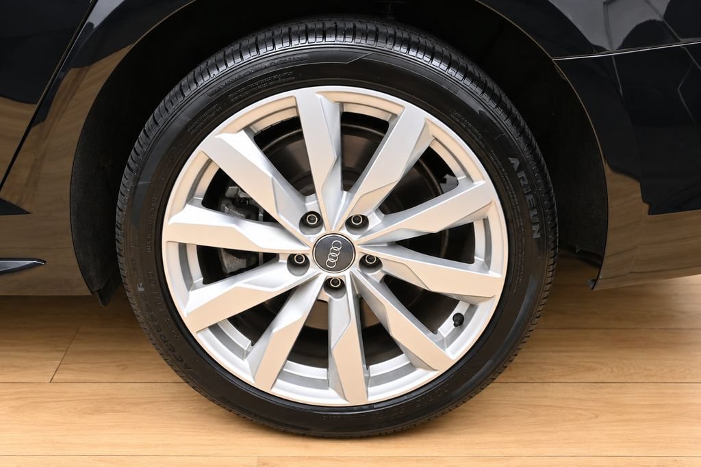 Used 2018 Audi A4 2.0T Premium w/ Convenience Package AWD/4WD image 35
