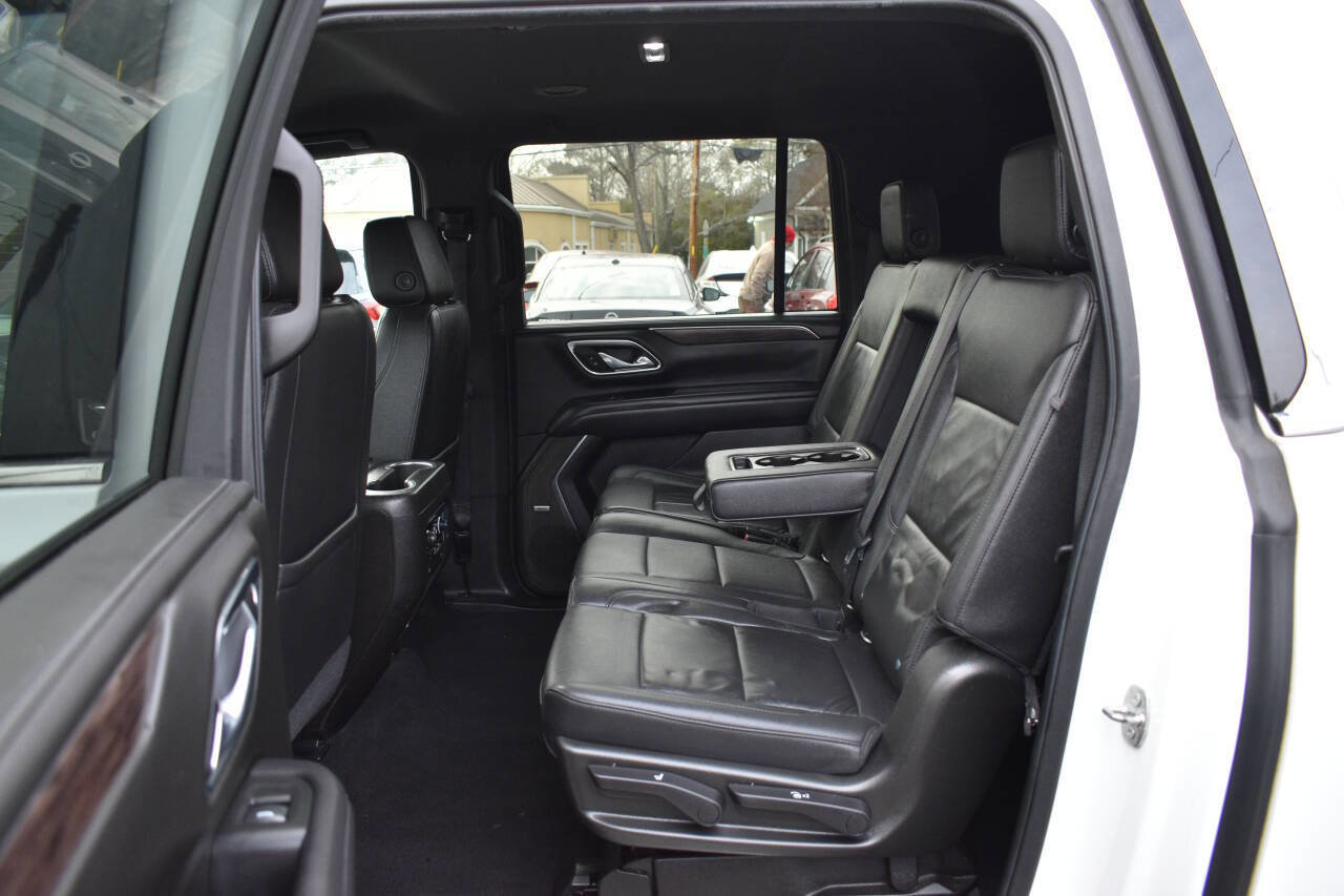 Used 2021 Chevrolet Suburban LT image 9