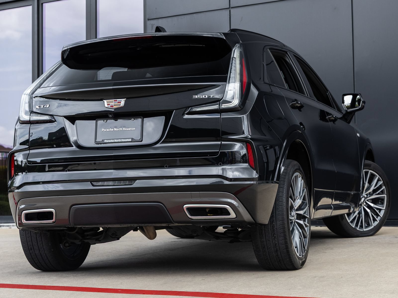 Used 2024 Cadillac XT4 Sport FWD image 8