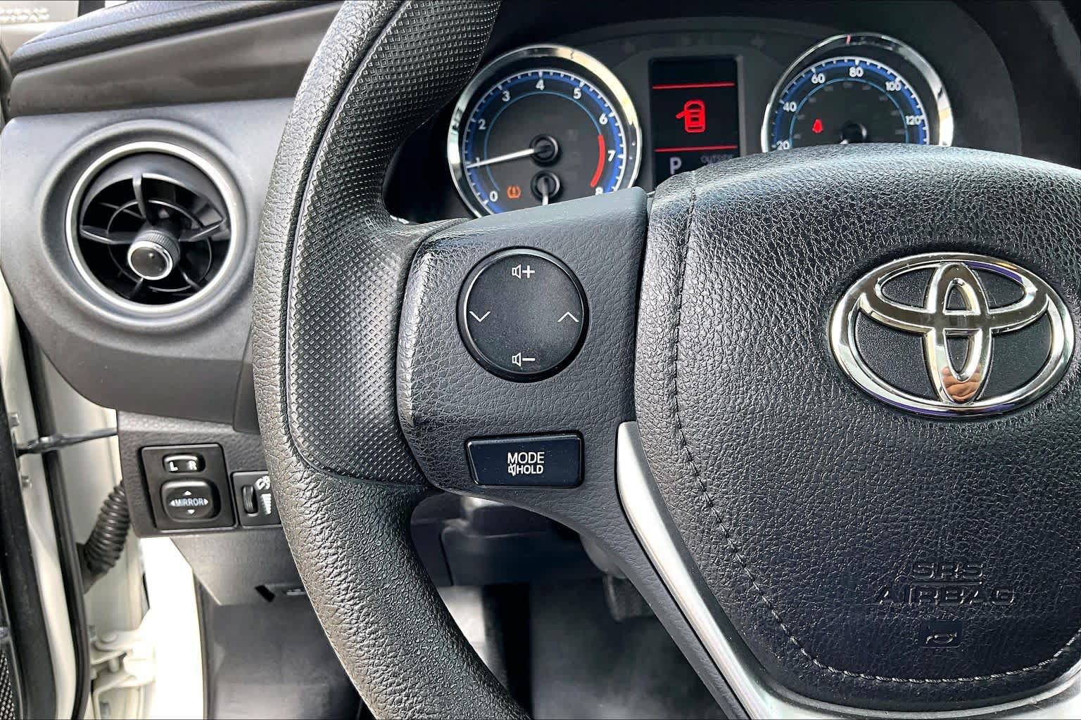 Used 2019 Toyota Corolla LE FWD image 24