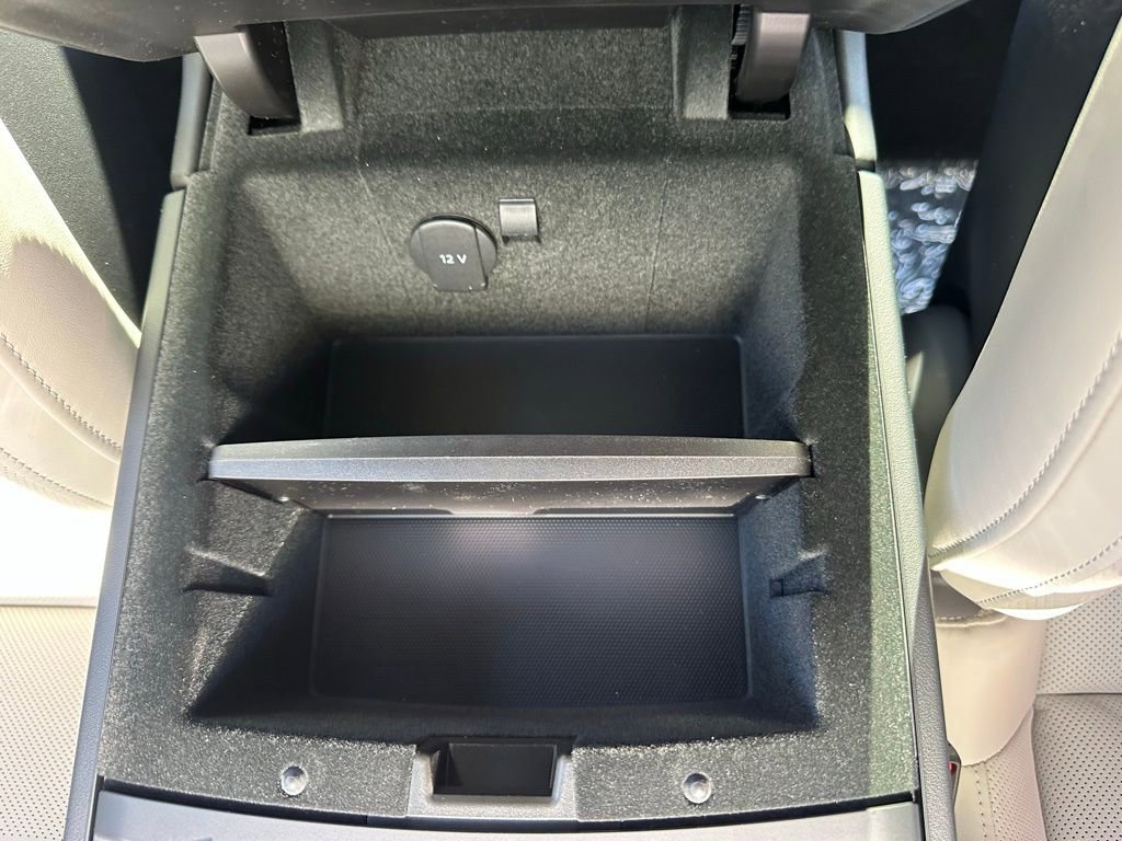 Used 2026 Porsche Panamera image 27