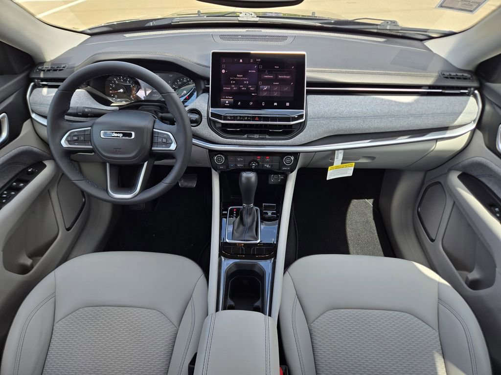 Used 2022 Jeep Compass Latitude FWD image 14