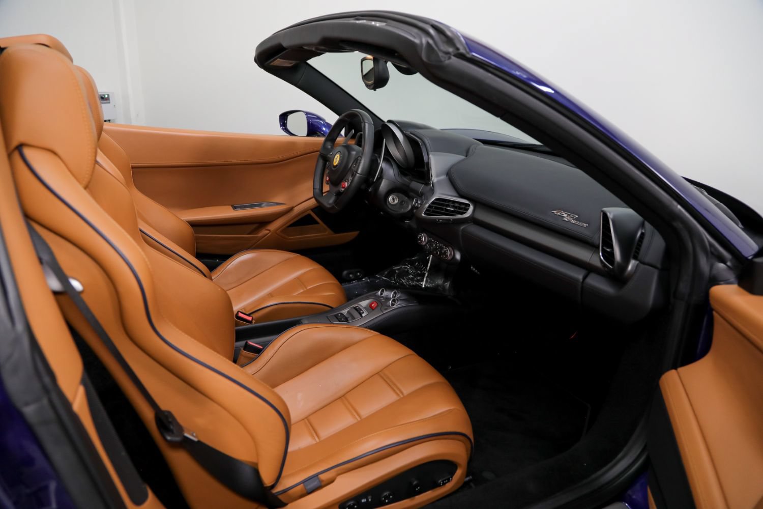 Used 2015 Ferrari 458 Spider RWD image 2