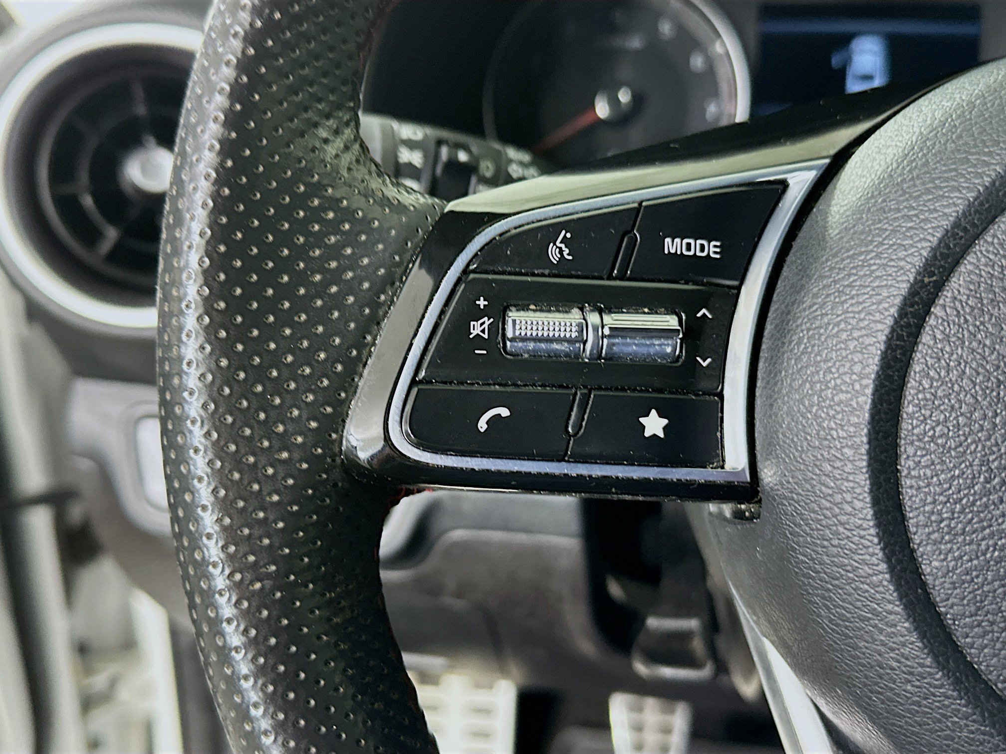 Used 2022 Kia Forte GT FWD image 16