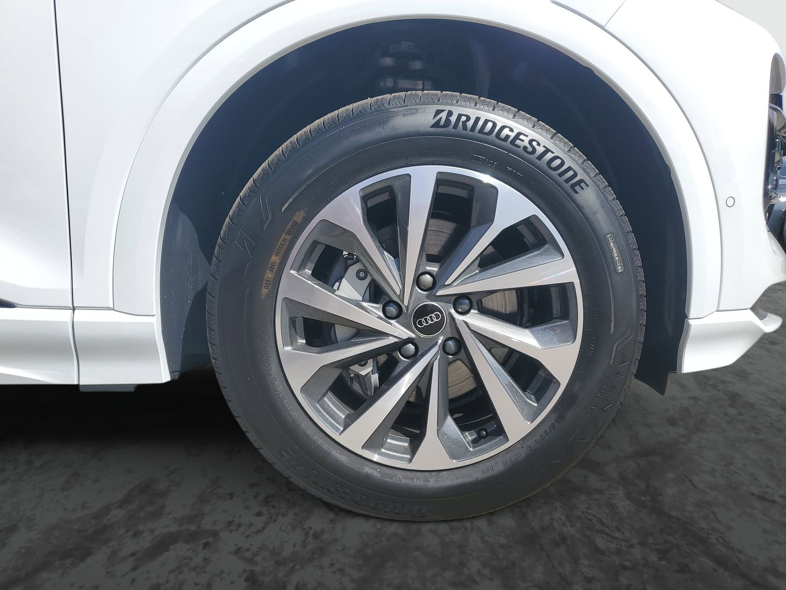 New 2025 Audi Q6 e-tron Premium AWD/4WD image 6