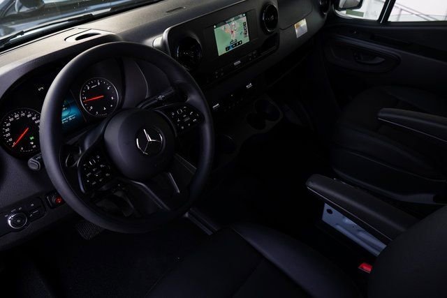 Used 2023 Mercedes-Benz Sprinter 2500 image 31