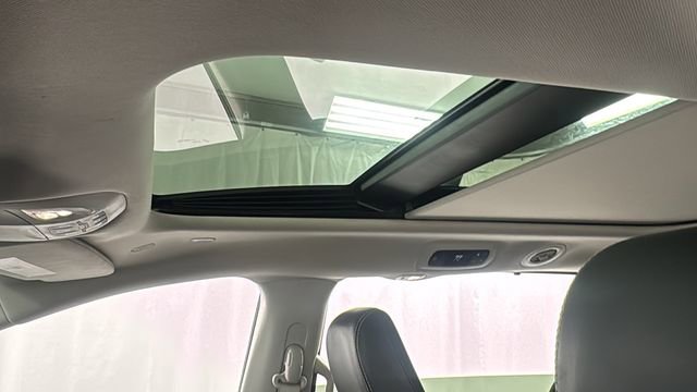 Used 2023 Chrysler Pacifica Limited image 38