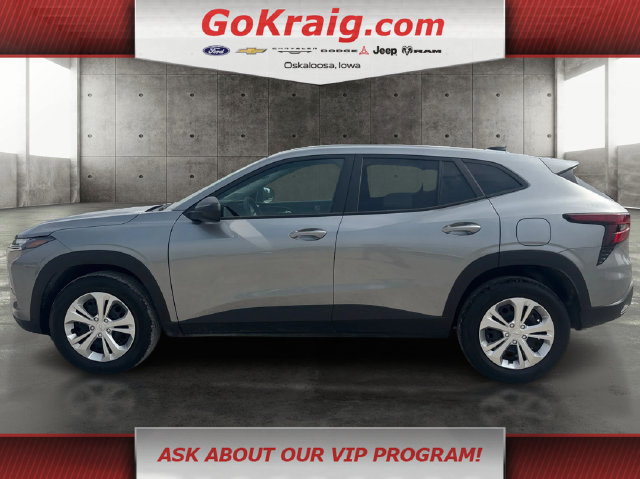 Used 2026 Chevrolet Trax LS FWD image 8