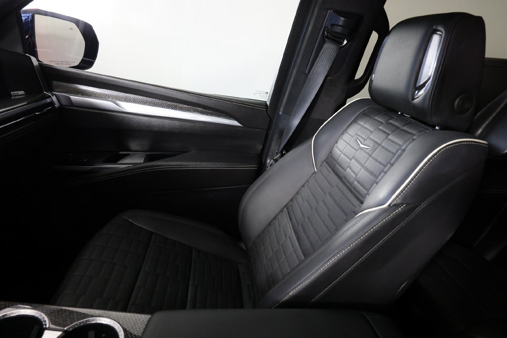 Used 2025 Cadillac Escalade ESV V AWD/4WD image 40