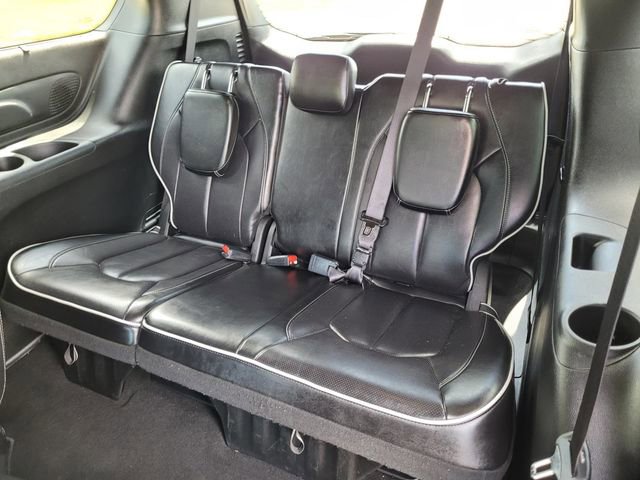 Used 2025 Chrysler Pacifica Limited image 36