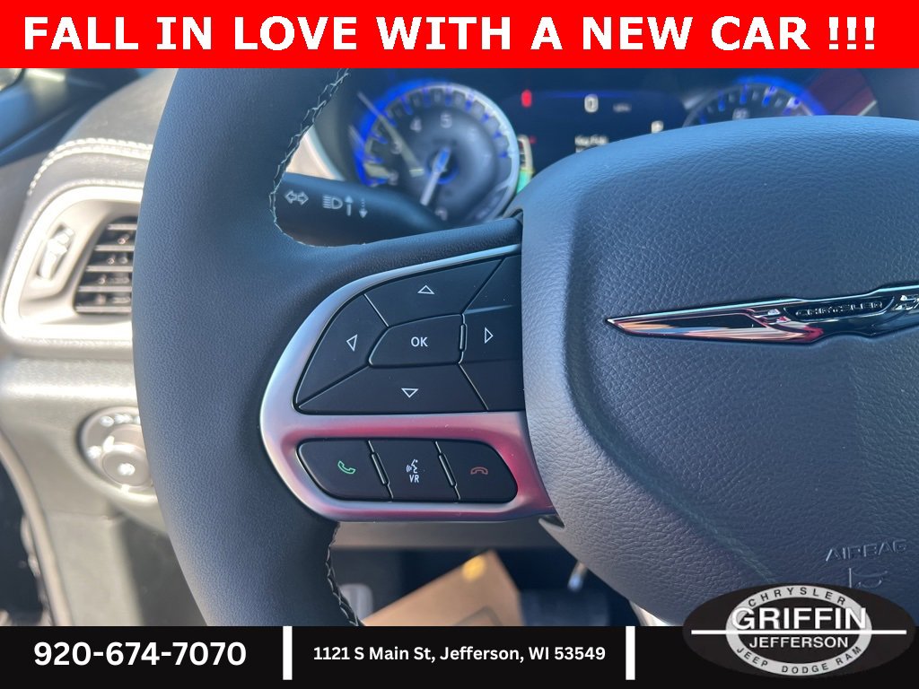 New 2026 Chrysler Pacifica Select image 15