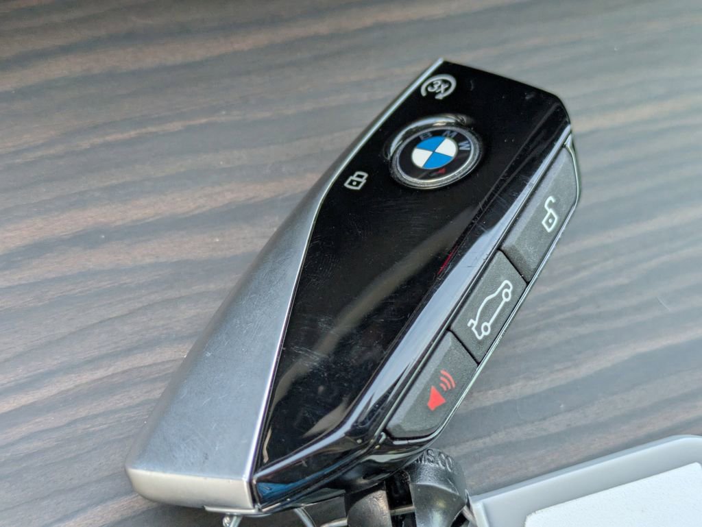 Used 2023 BMW X7 xDrive40i w/ Premium Package AWD/4WD image 29