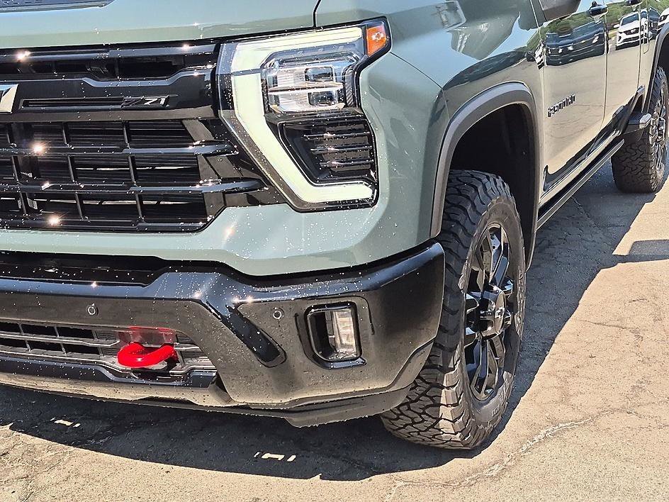 New 2026 Chevrolet Silverado 2500 LTZ w/ LTZ Plus Package AWD/4WD image 9