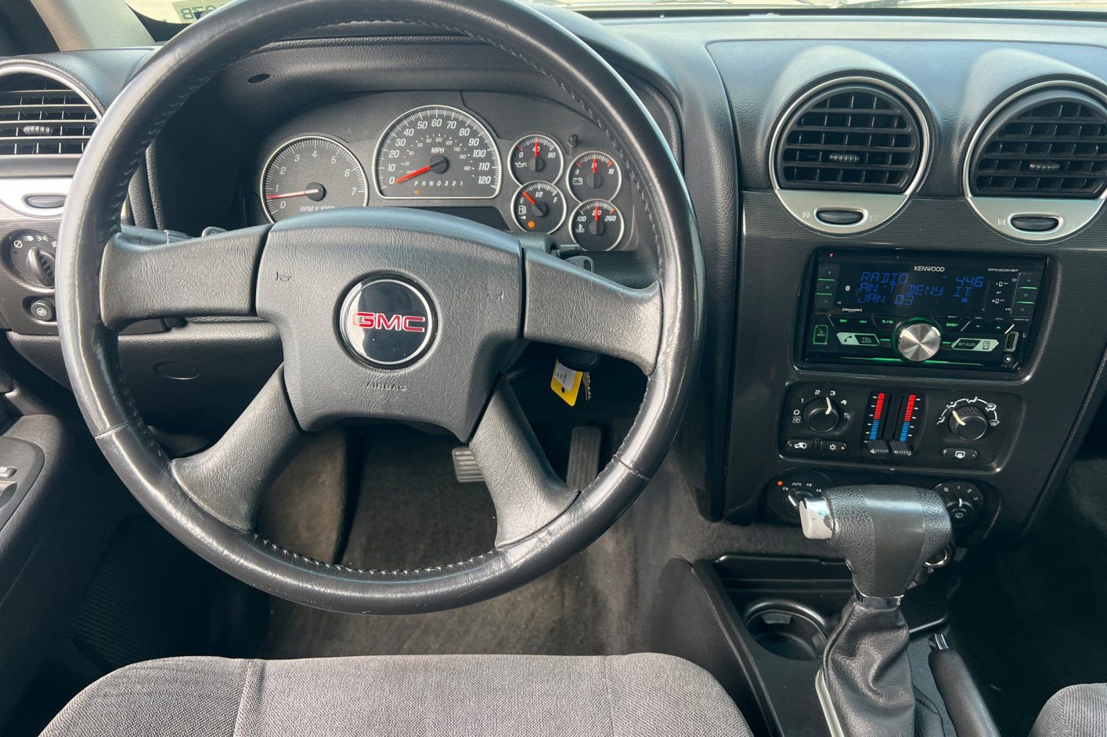 Used 2006 GMC Envoy SLE image 9