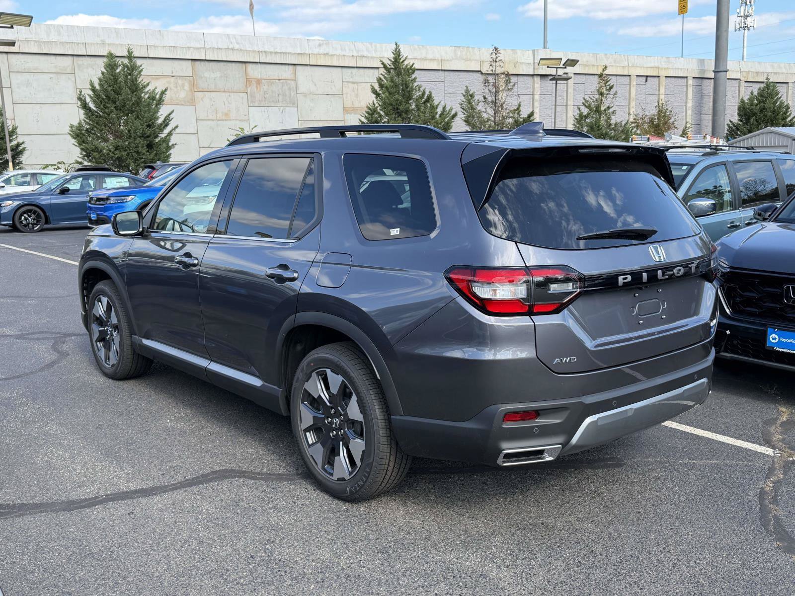 New 2026 Honda Pilot Elite image 3