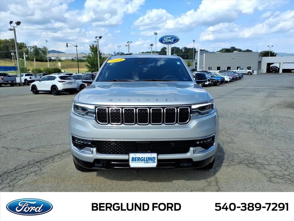 Used 2023 Jeep Wagoneer 4WD w/ Premium Group I image 10