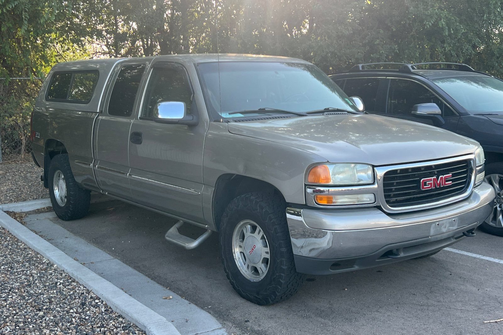 Used 2002 GMC Sierra 1500 4x4 Extended Cab w/ Off-Road Pkg image 2