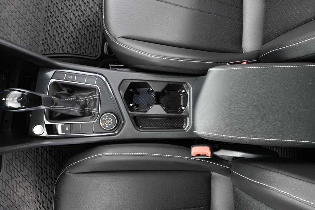 Used 2023 Volkswagen Tiguan SE AWD/4WD image 34