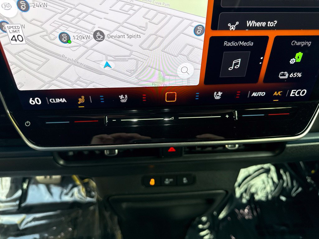 Certified 2025 Volkswagen ID. Buzz Pro S Plus AWD/4WD image 19