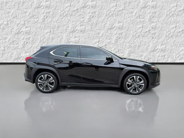 Used 2019 Lexus UX 200 w/ Premium Package FWD image 2