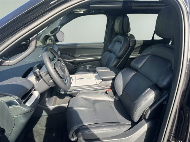 New 2026 Lincoln Navigator L Reserve w/ Jet Appearance Package AWD/4WD image 10