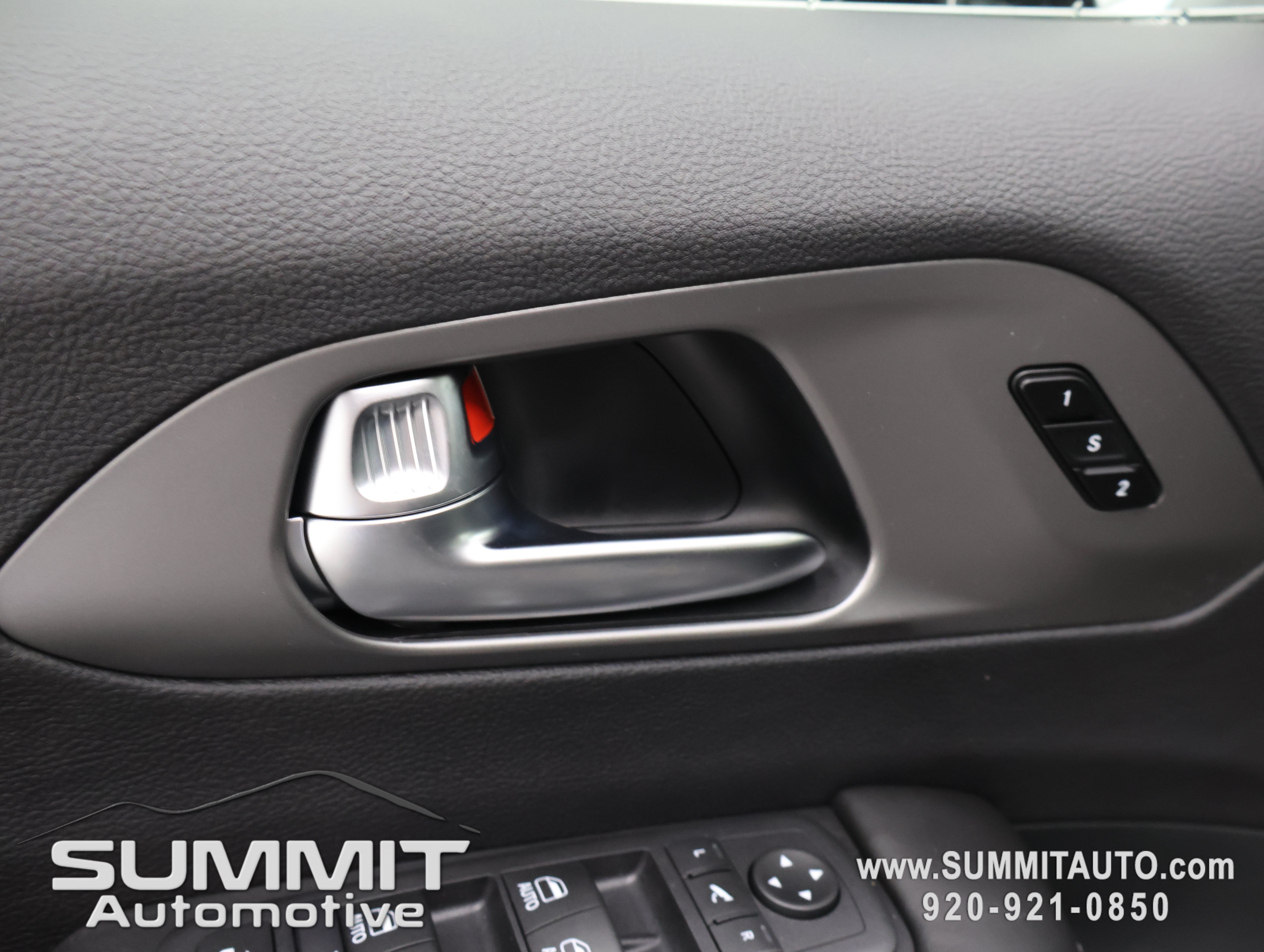 New 2027 Chrysler Pacifica Limited AWD/4WD image 55