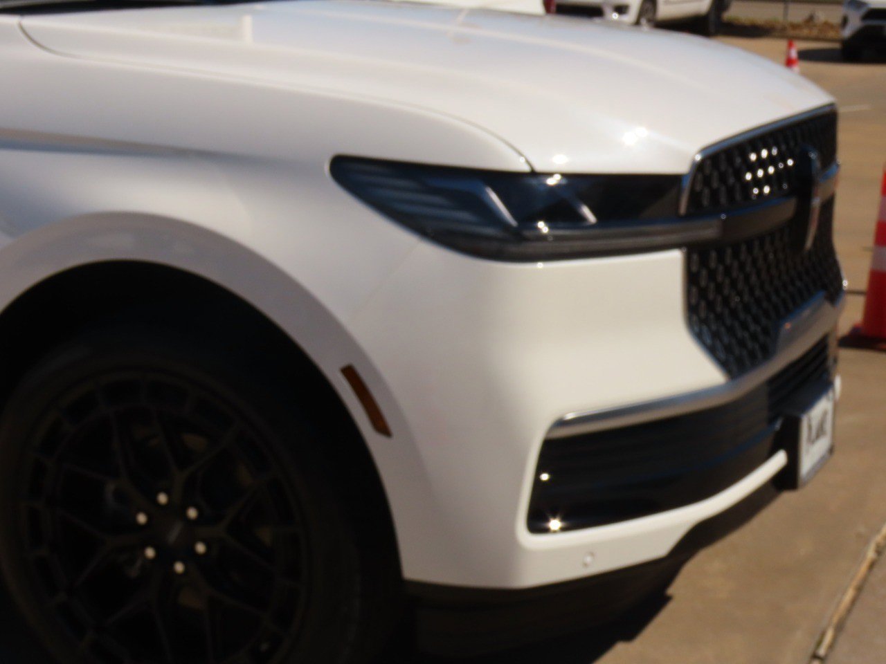 New 2026 Lincoln Navigator Premiere image 5