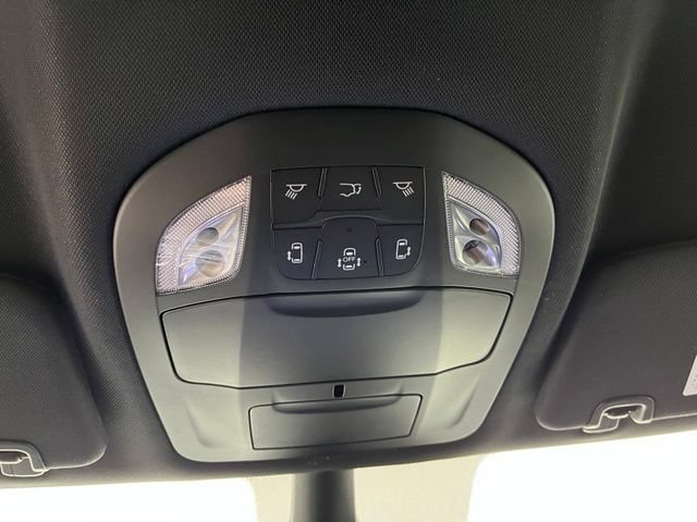 Used 2026 Chrysler Pacifica Select FWD image 36