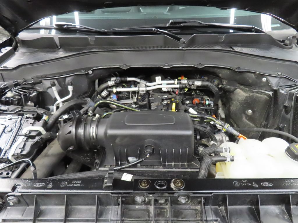 Used 2024 Ford Explorer XLT w/ XLT Sport Appearance Package AWD/4WD image 23