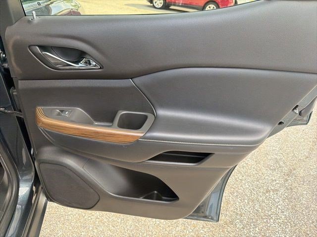 Used 2019 GMC Acadia SLE w/ Driver Alert Package I FWD image 18