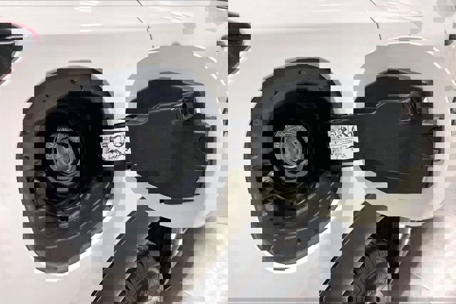 Used 2023 Nissan Rogue S image 42