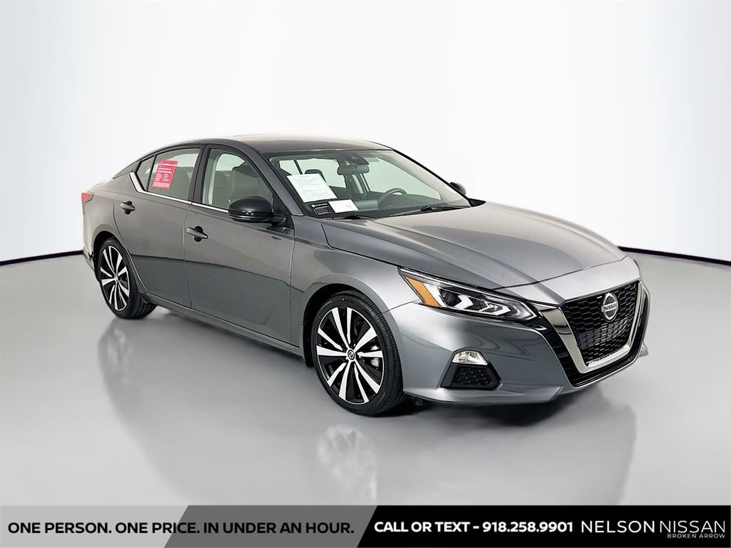 Certified 2020 Nissan Altima 2.5 SR w/ Premium Package FWD image 3