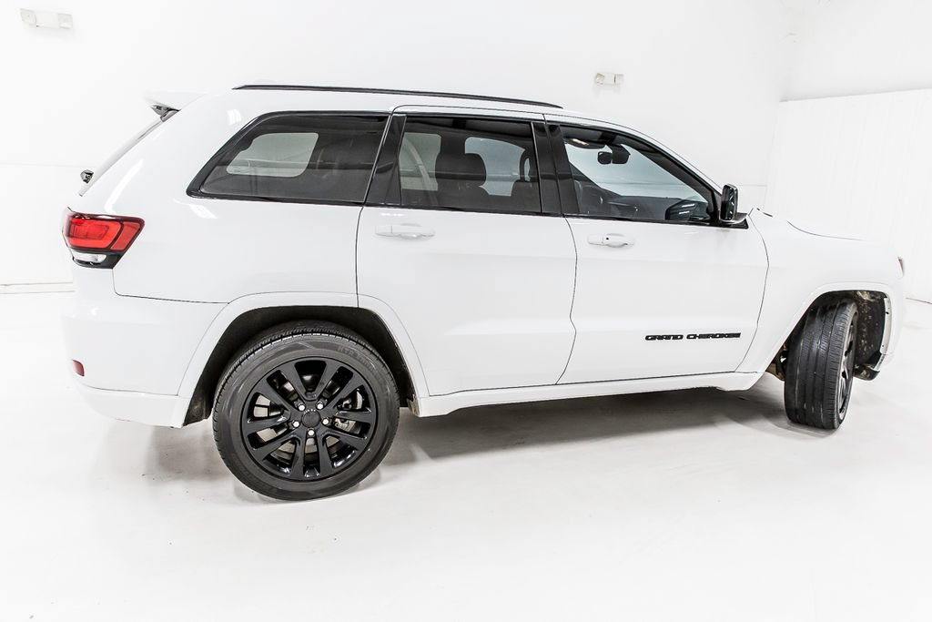 Used 2020 Jeep Grand Cherokee Altitude RWD image 8